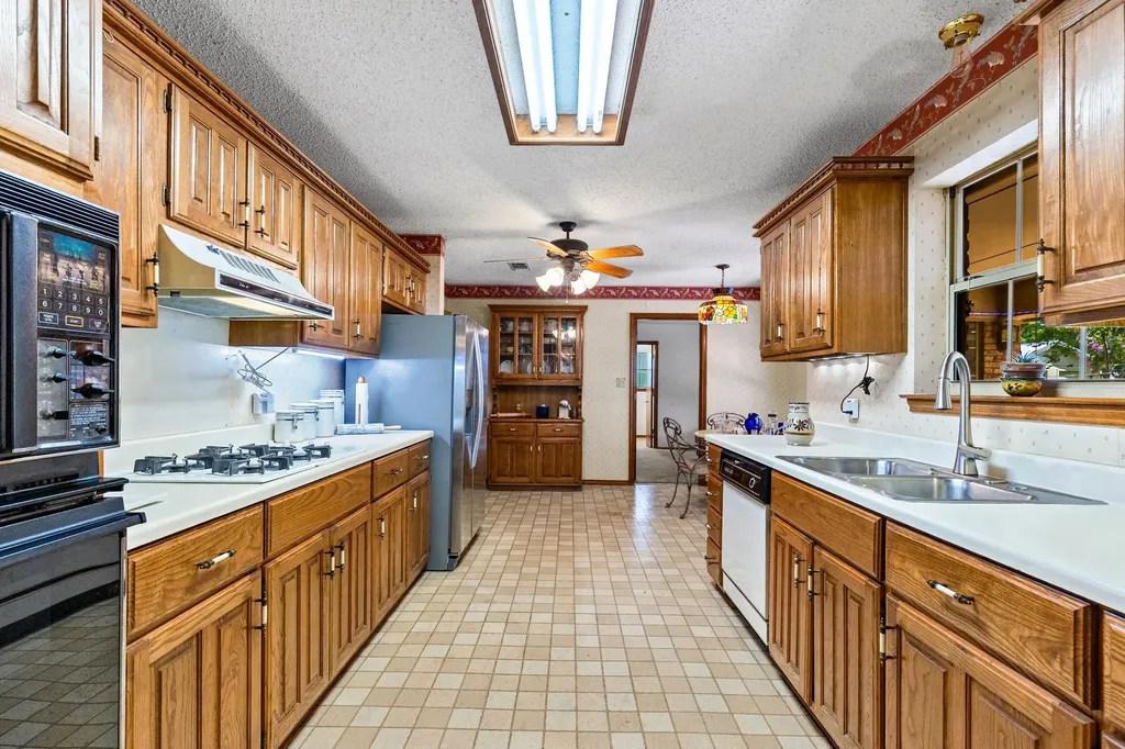 301 Paris Street Pecan Gap TX 75469