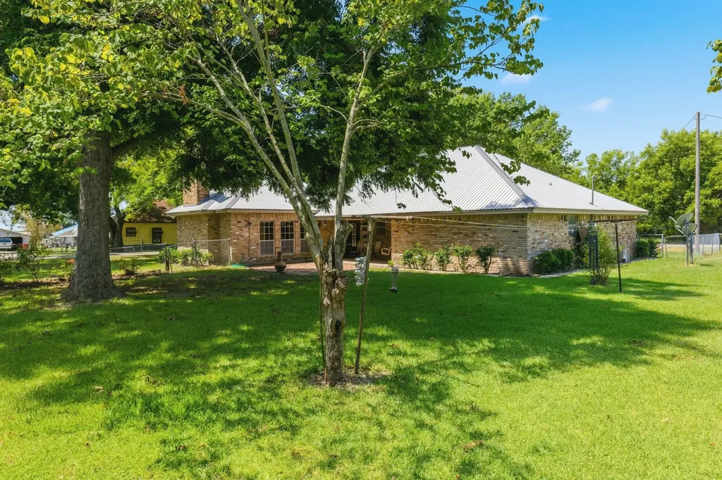 301 Paris Street Pecan Gap TX 75469