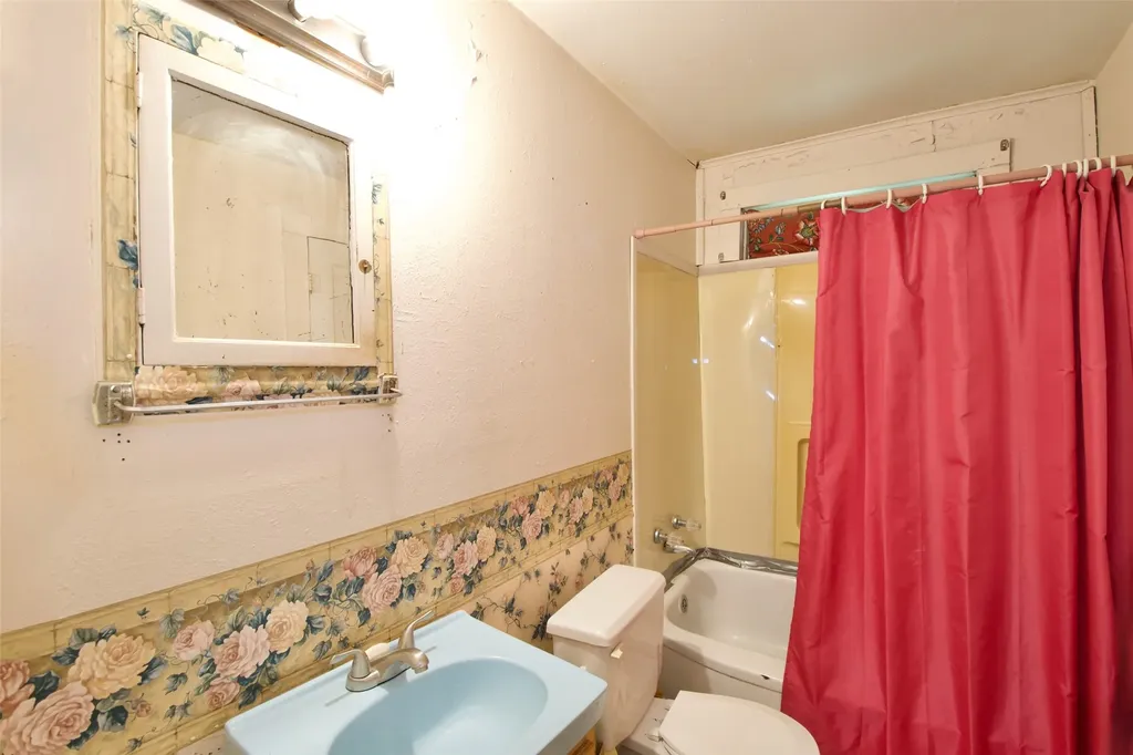 2015 N 12th Street Waco TX 76708