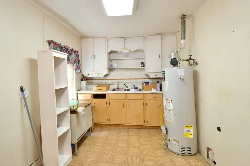 2015 N 12th Street Waco TX 76708
