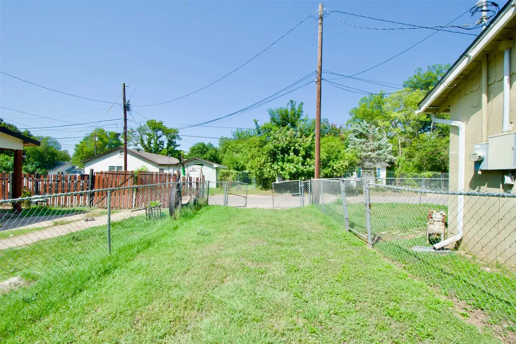 2015 N 12th Street Waco TX 76708