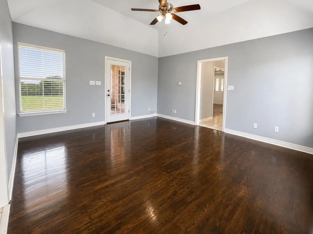 177 County Road 4917 Newark TX 76071