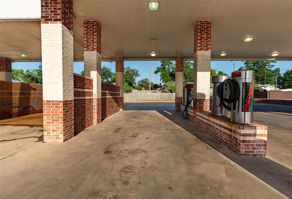109 S Greer Boulevard Pittsburg TX 75686