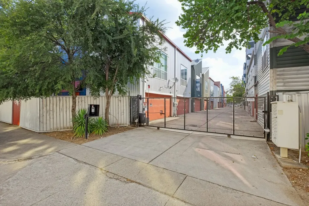 1211 Urban Lofts Drive Dallas TX 75215