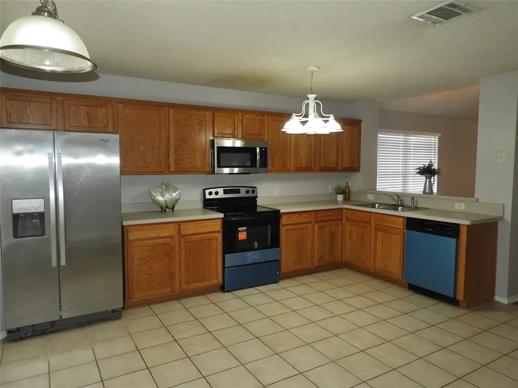 2016 Clinton Drive Mckinney TX 75072