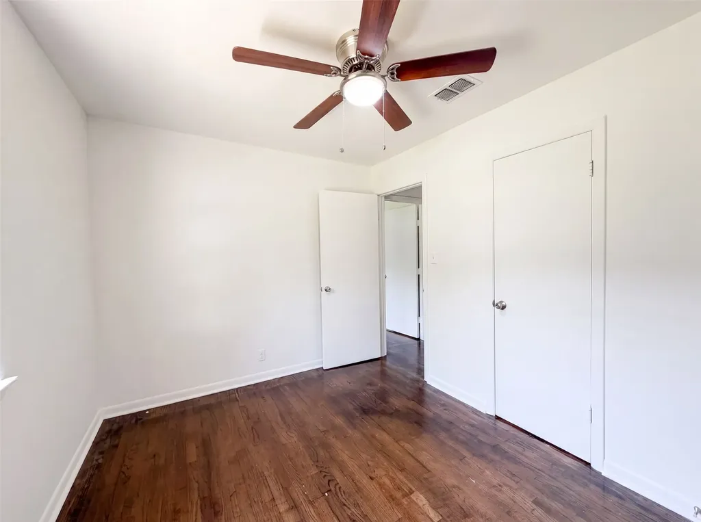 1213 S Ridgeway Drive Cleburne TX 76033