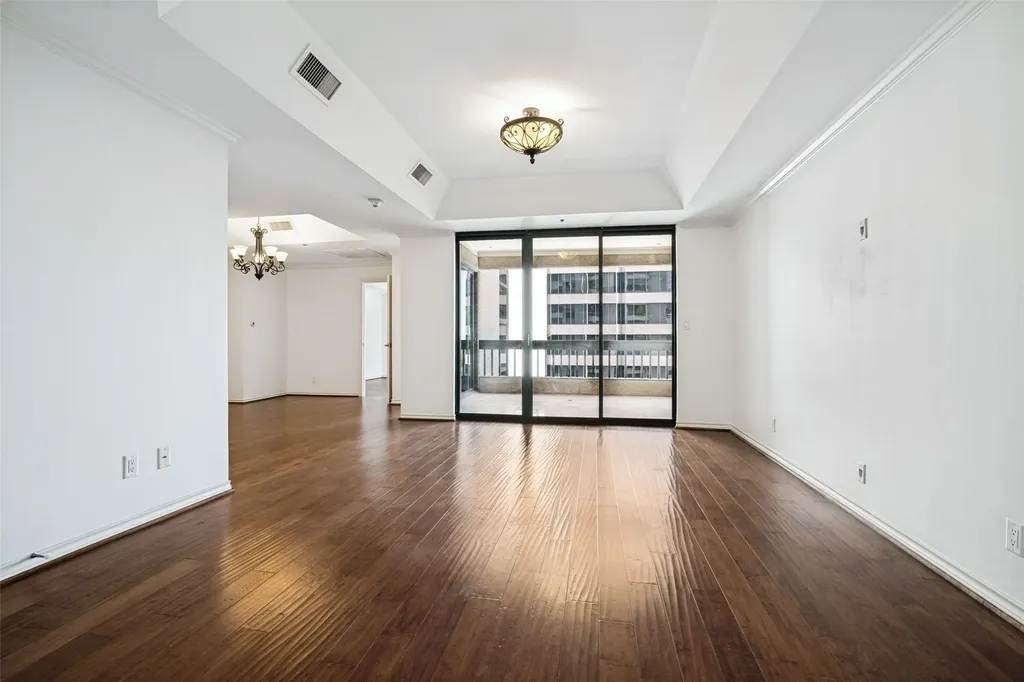 5909 Luther Lane Dallas TX 75225
