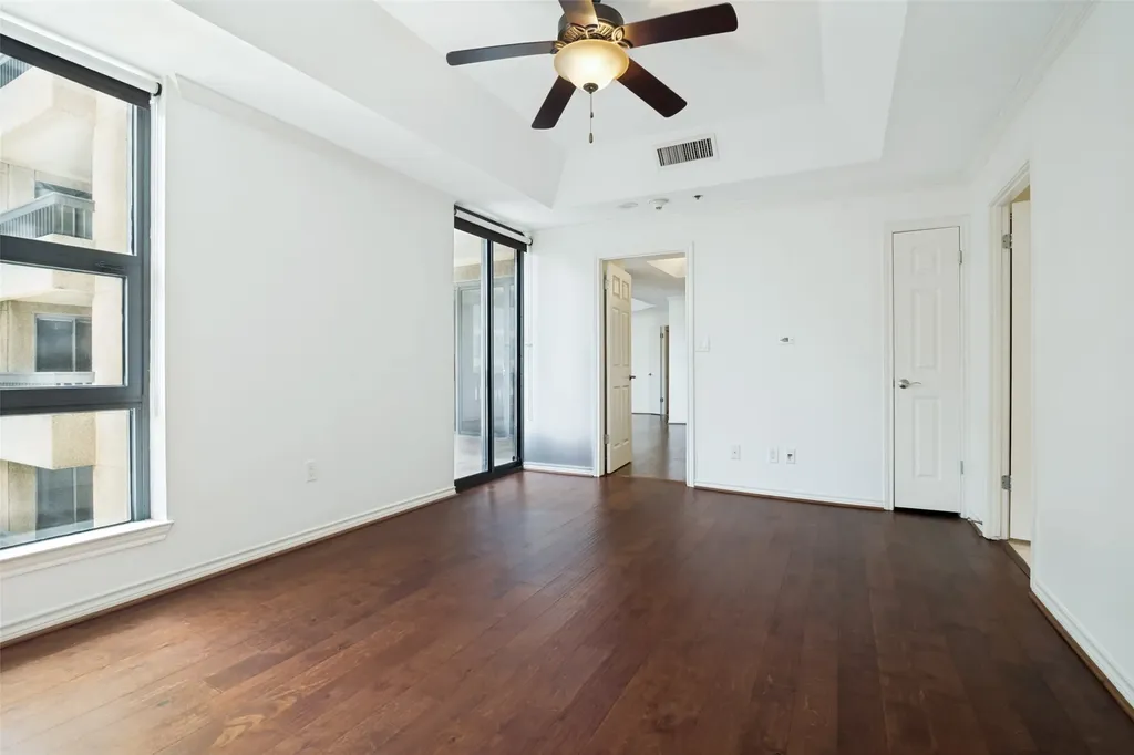 5909 Luther Lane Dallas TX 75225