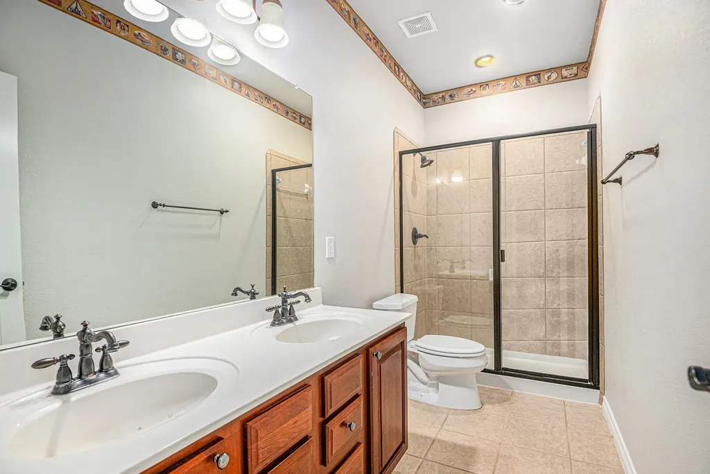 605 Port Royale Way Euless TX 76039