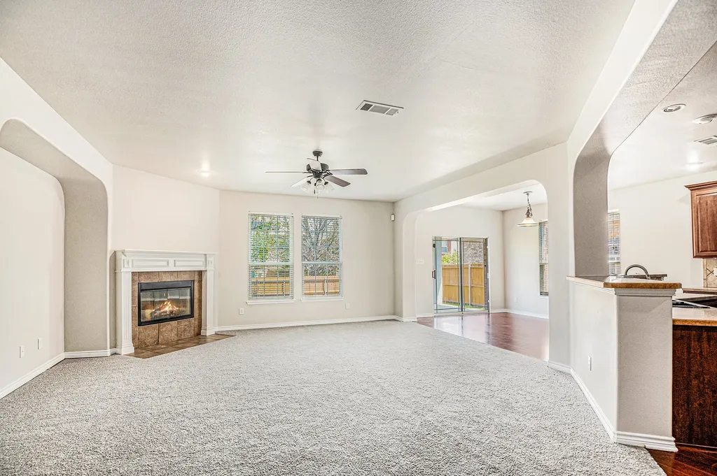 605 Port Royale Way Euless TX 76039