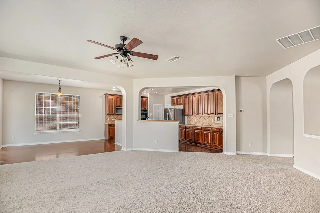 605 Port Royale Way Euless TX 76039