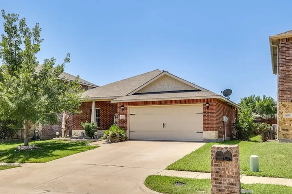 9004 Cloudveil Drive Arlington TX 76002