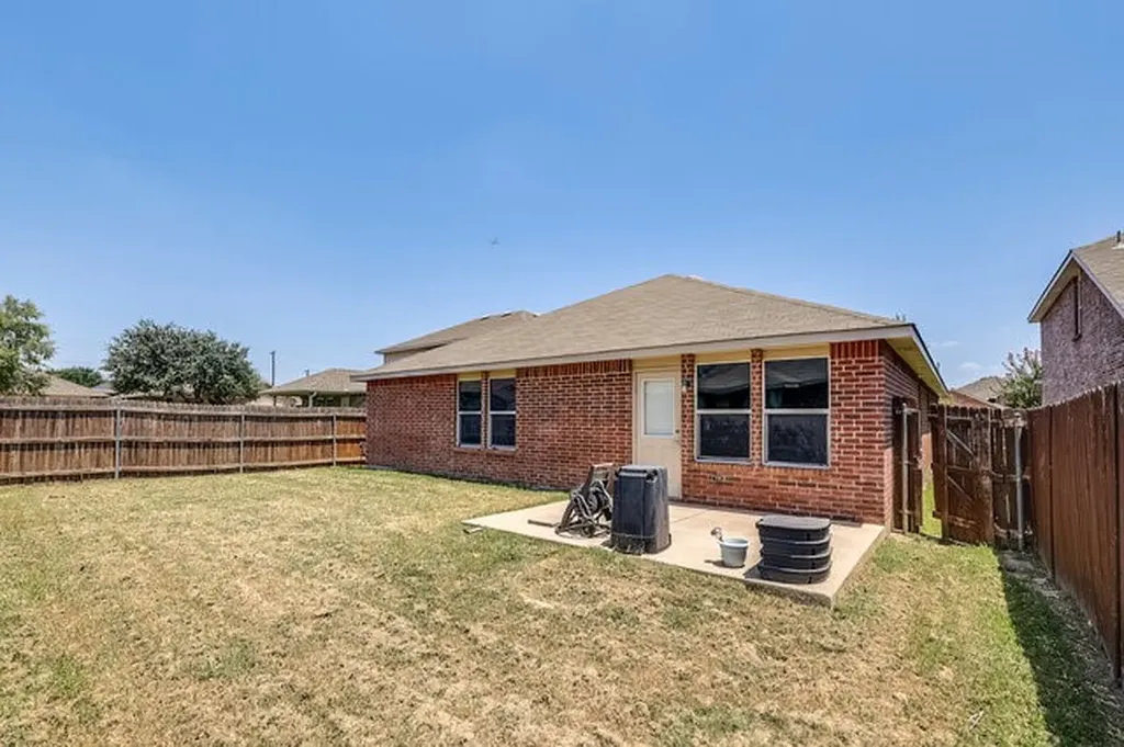 9004 Cloudveil Drive Arlington TX 76002