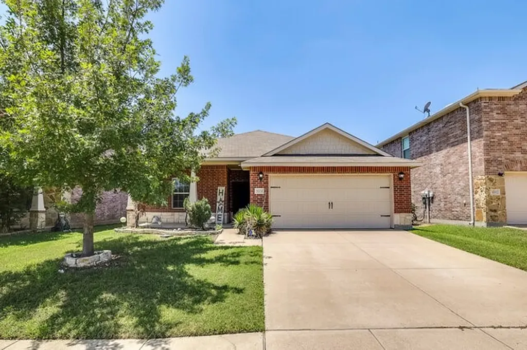 9004 Cloudveil Drive Arlington TX 76002