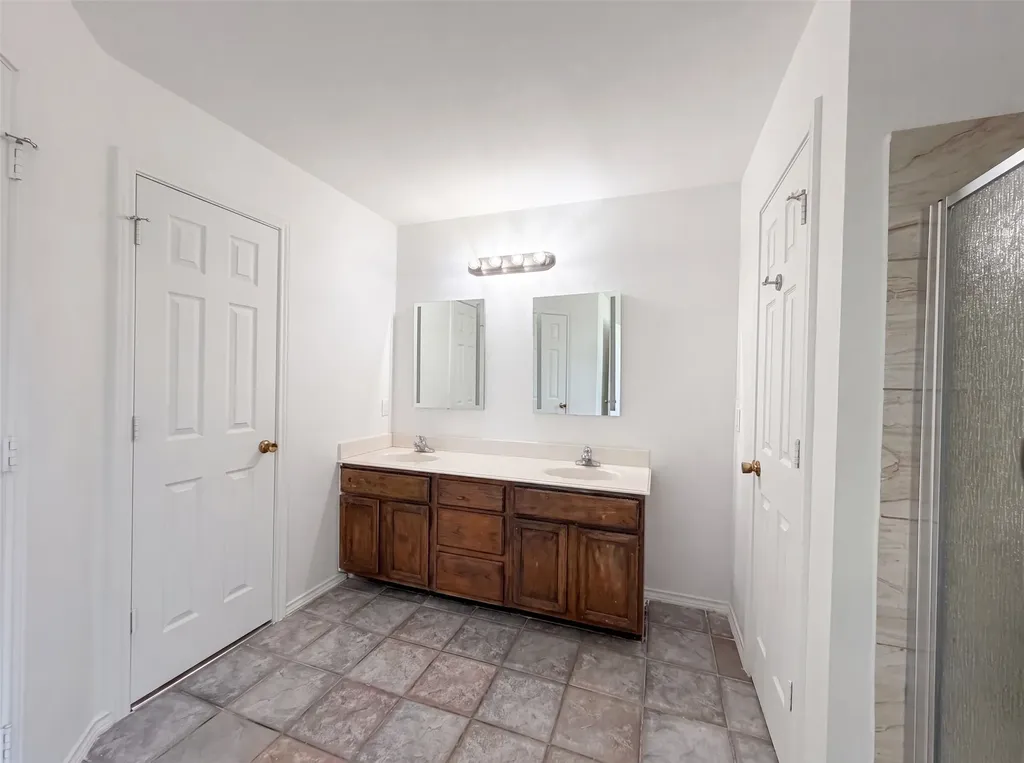 201 Driftwood Court Runaway Bay TX 76426
