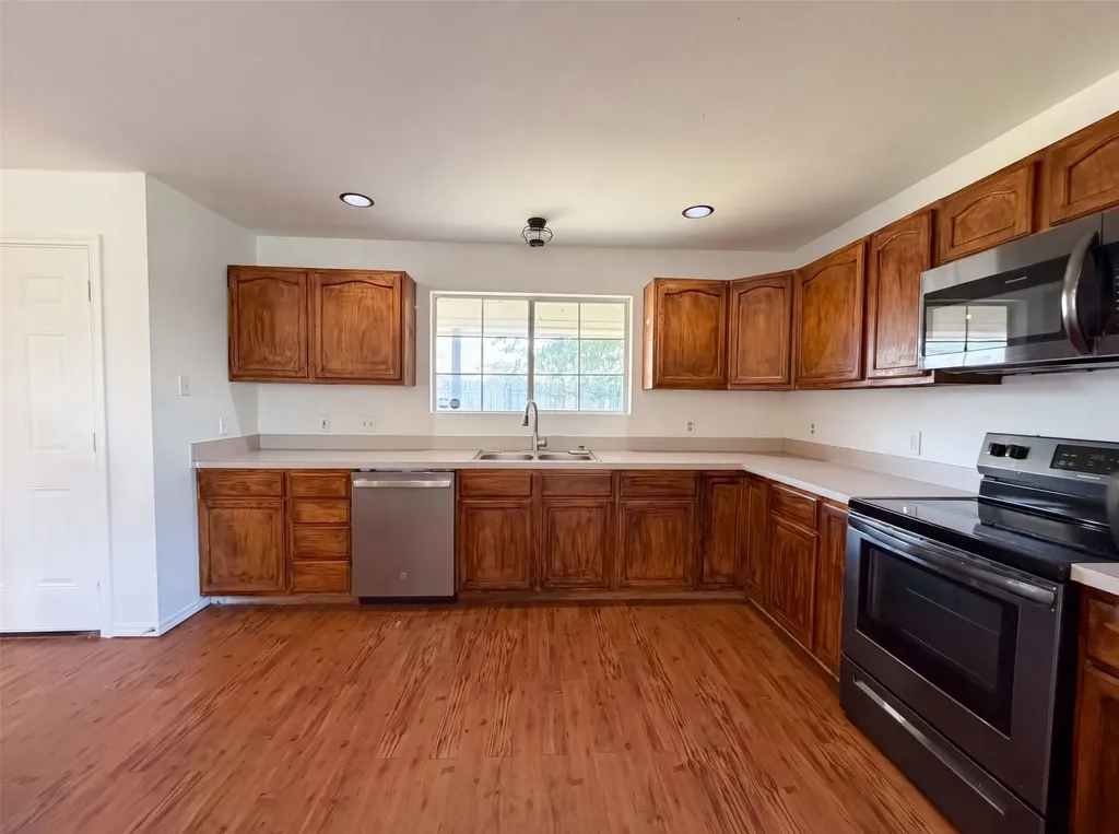 201 Driftwood Court Runaway Bay TX 76426