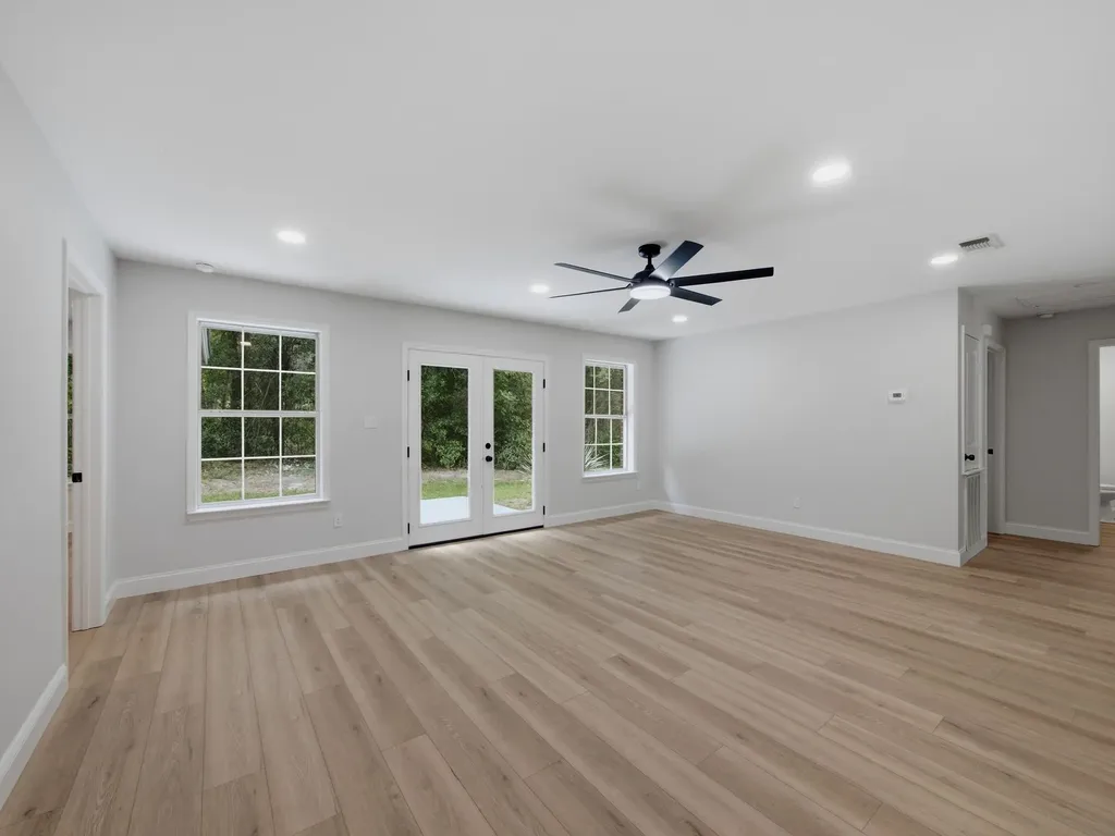 105 E Foggle Street Athens TX 75751