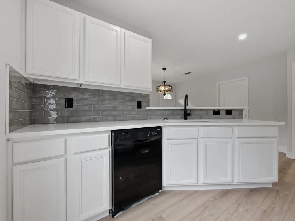 105 E Foggle Street Athens TX 75751