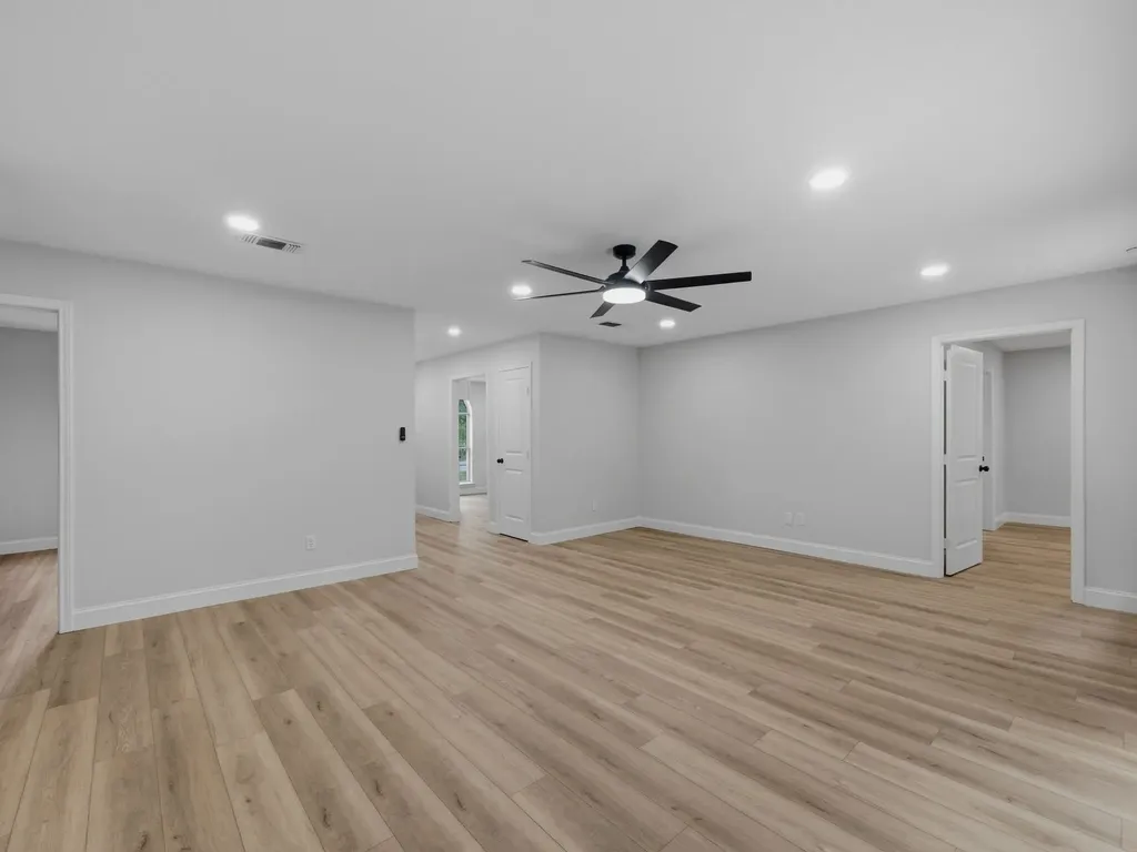 105 E Foggle Street Athens TX 75751