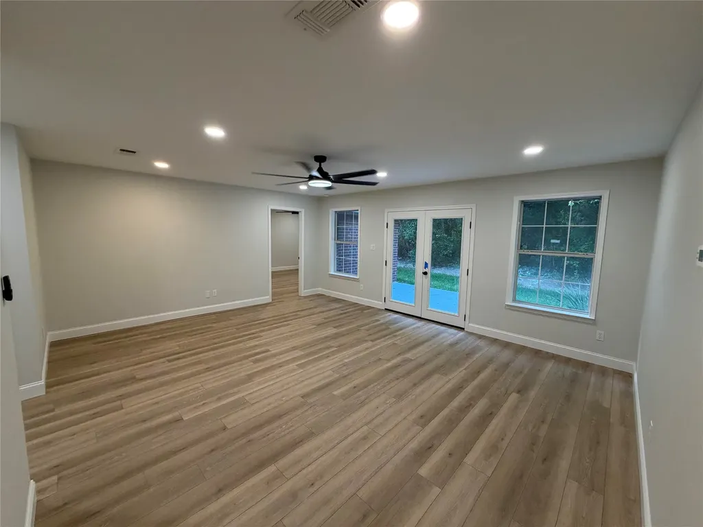 105 E Foggle Street Athens TX 75751