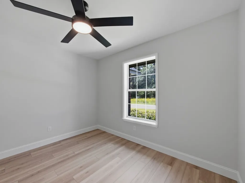105 E Foggle Street Athens TX 75751