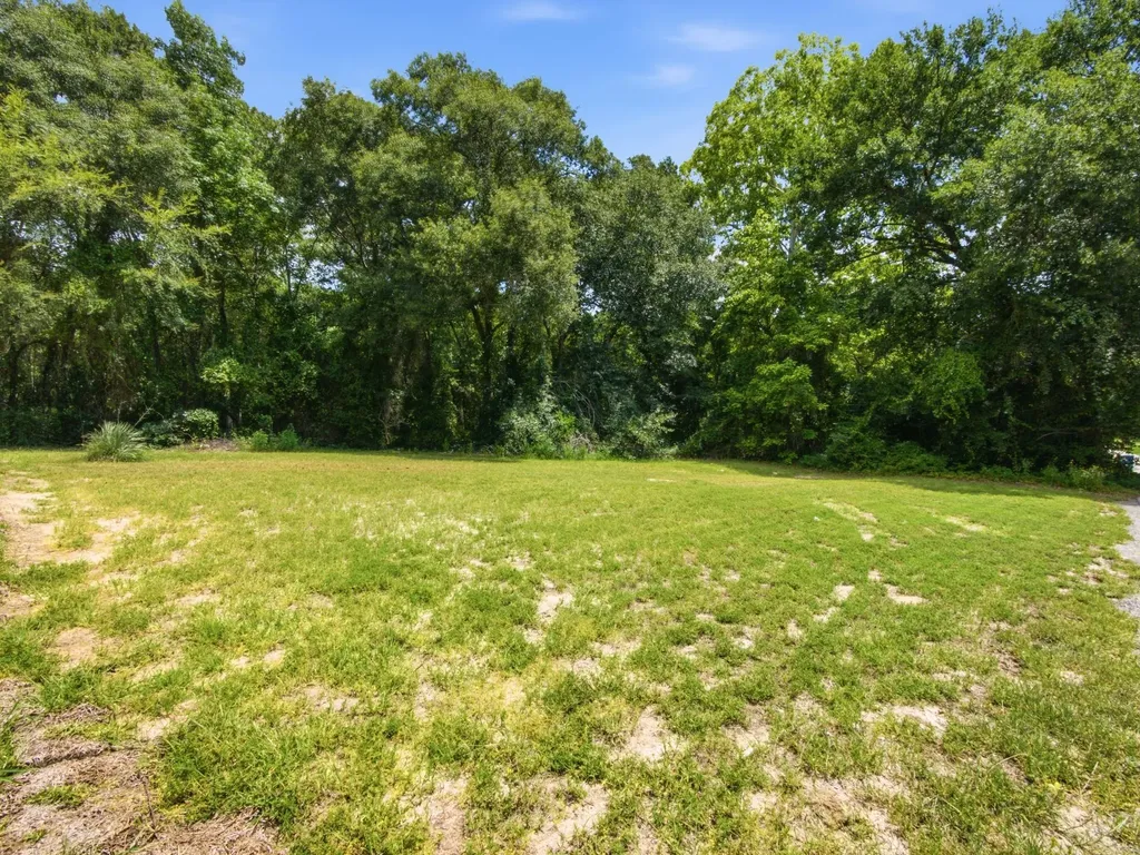 105 E Foggle Street Athens TX 75751