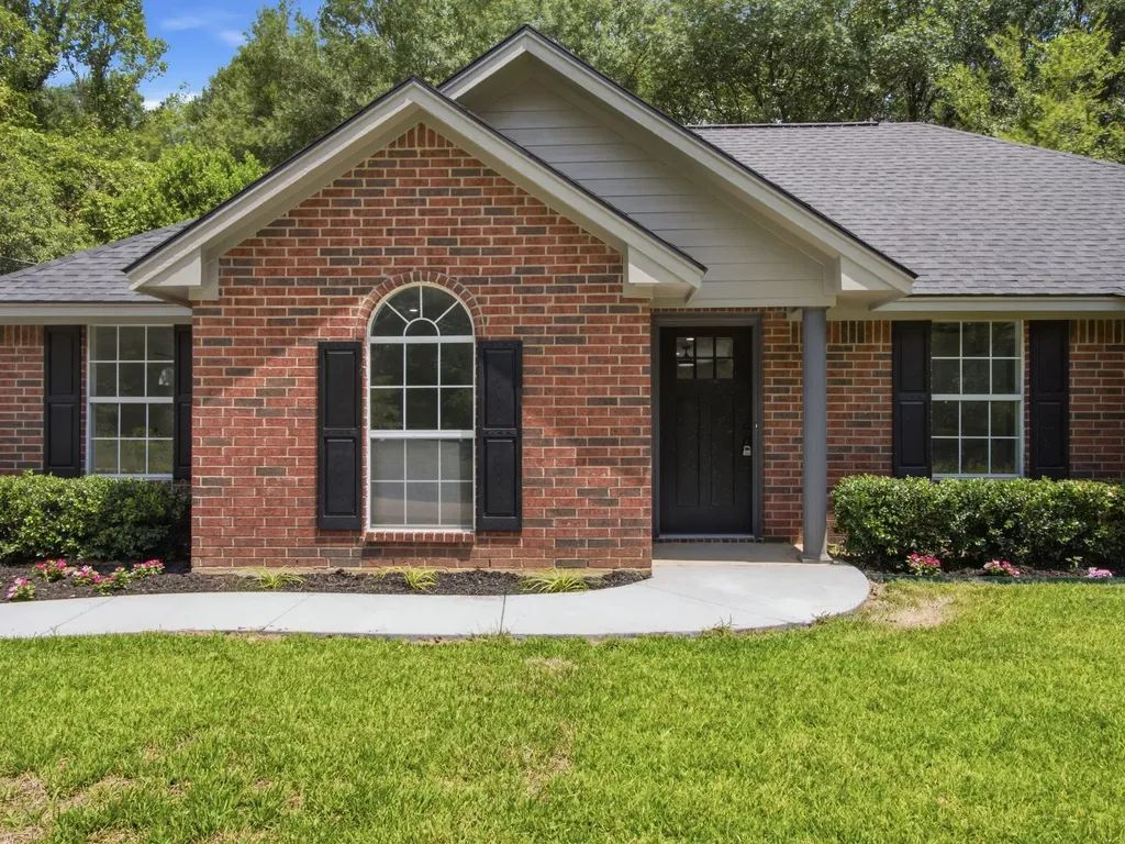 105 E Foggle Street Athens TX 75751