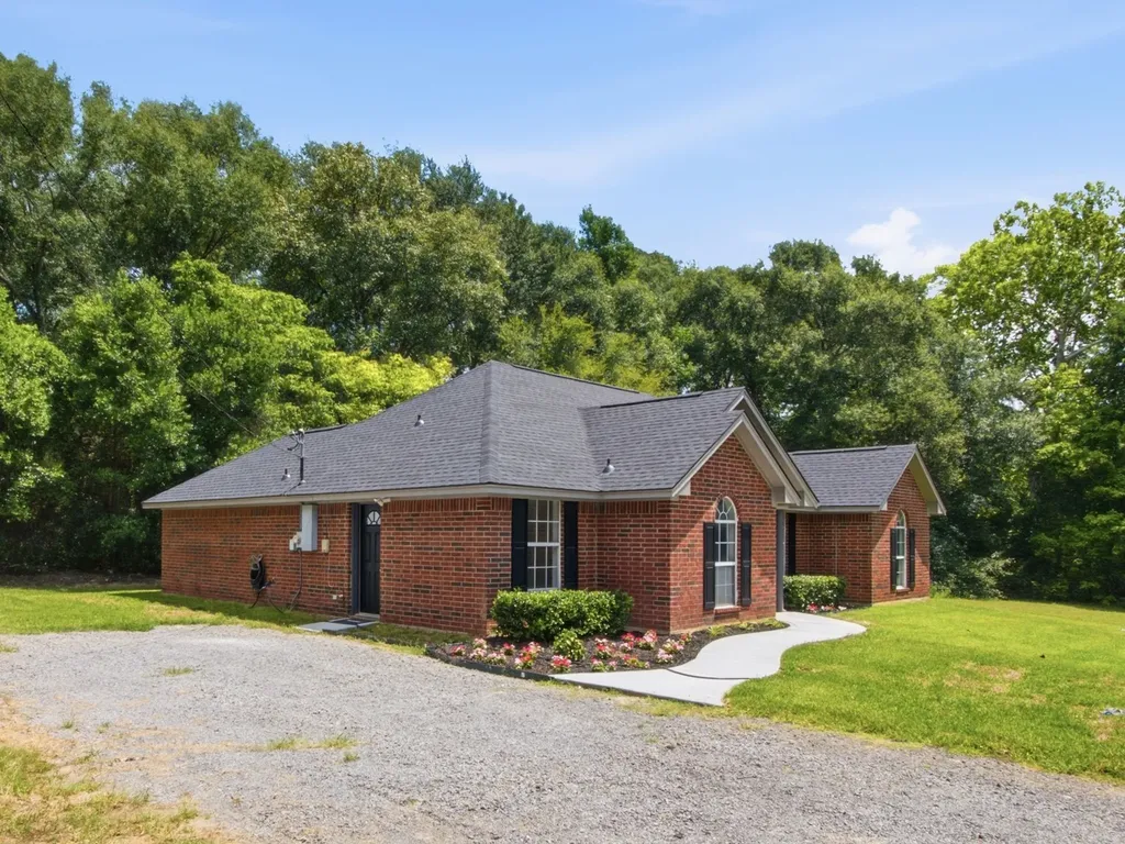 105 E Foggle Street Athens TX 75751