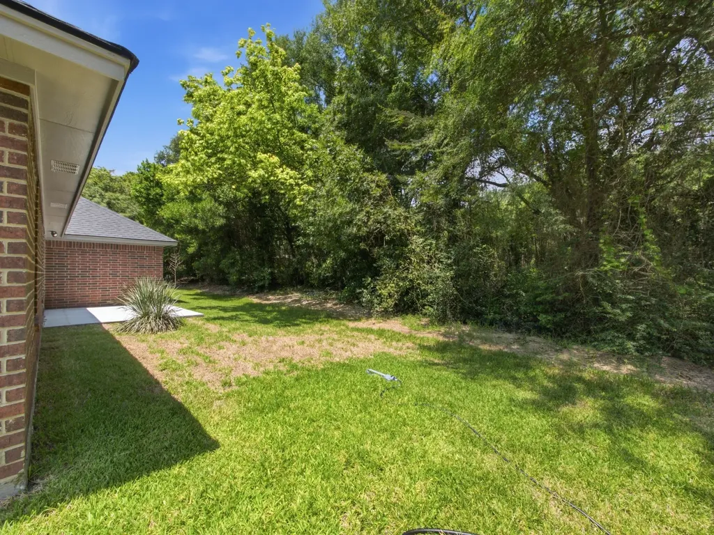 105 E Foggle Street Athens TX 75751