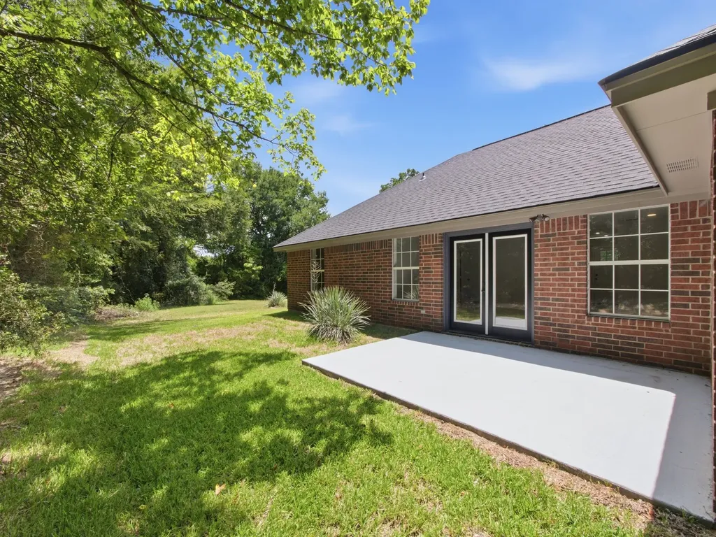 105 E Foggle Street Athens TX 75751