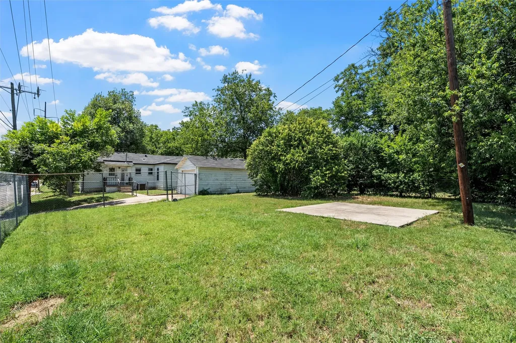 2701 Herring Avenue Waco TX 76708