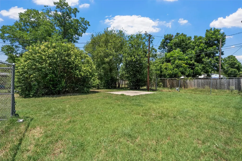 2701 Herring Avenue Waco TX 76708