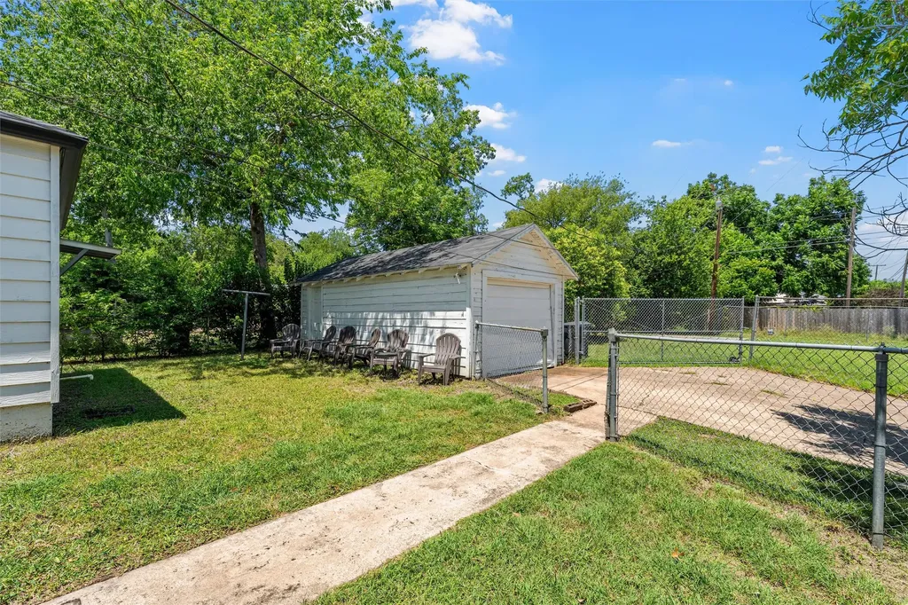 2701 Herring Avenue Waco TX 76708