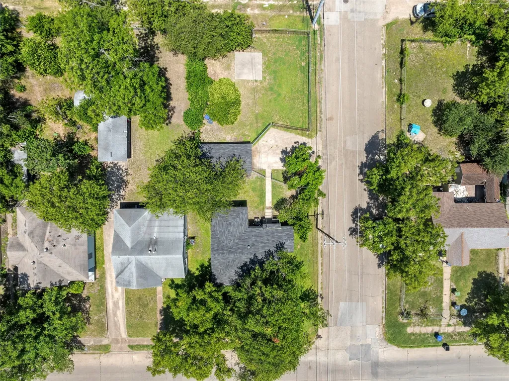 2701 Herring Avenue Waco TX 76708