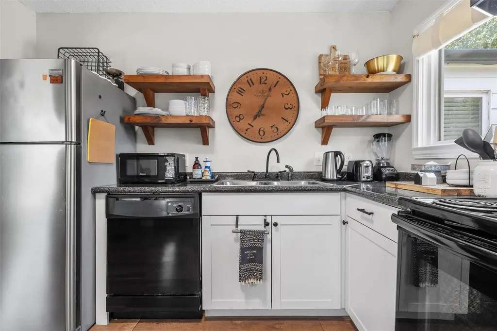 2701 Herring Avenue Waco TX 76708