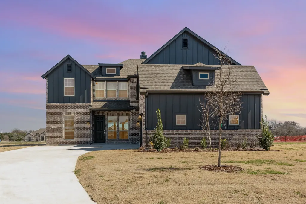 610 Crystal Lake Lane Red Oak TX 75154