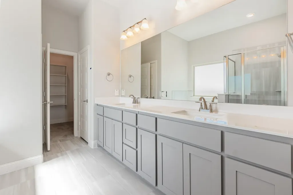 610 Crystal Lake Lane Red Oak TX 75154