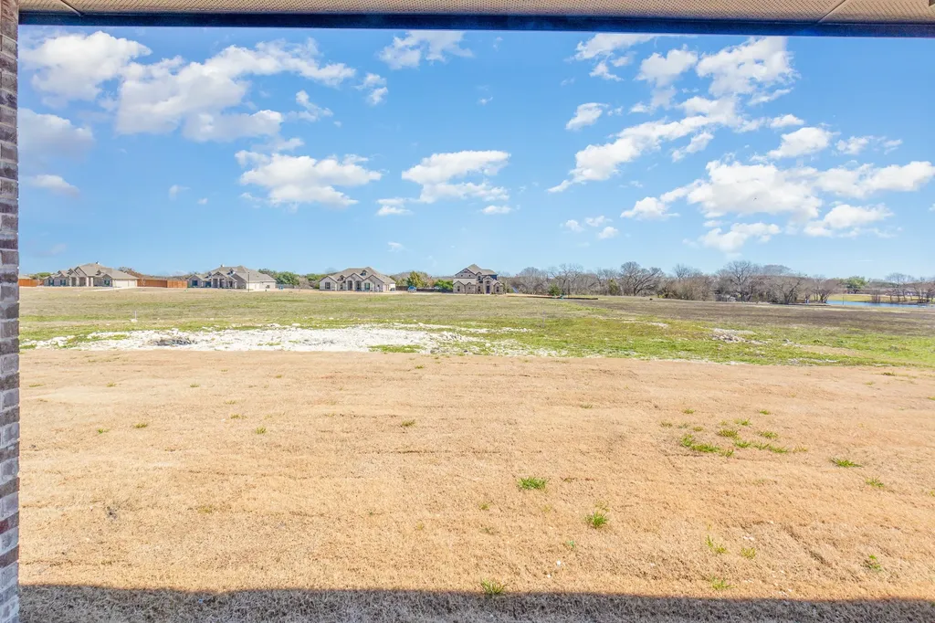 610 Crystal Lake Lane Red Oak TX 75154