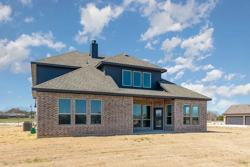 610 Crystal Lake Lane Red Oak TX 75154
