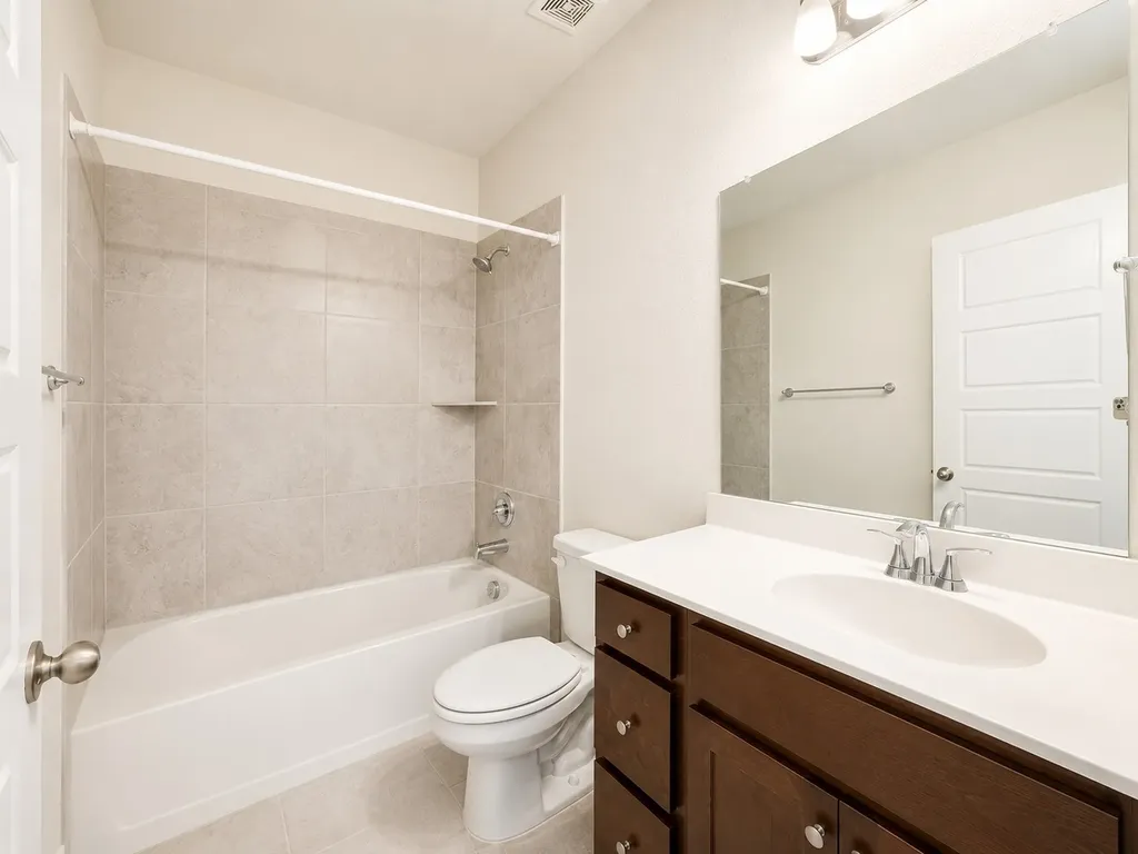 639 Congressional Avenue Red Oak TX 75154