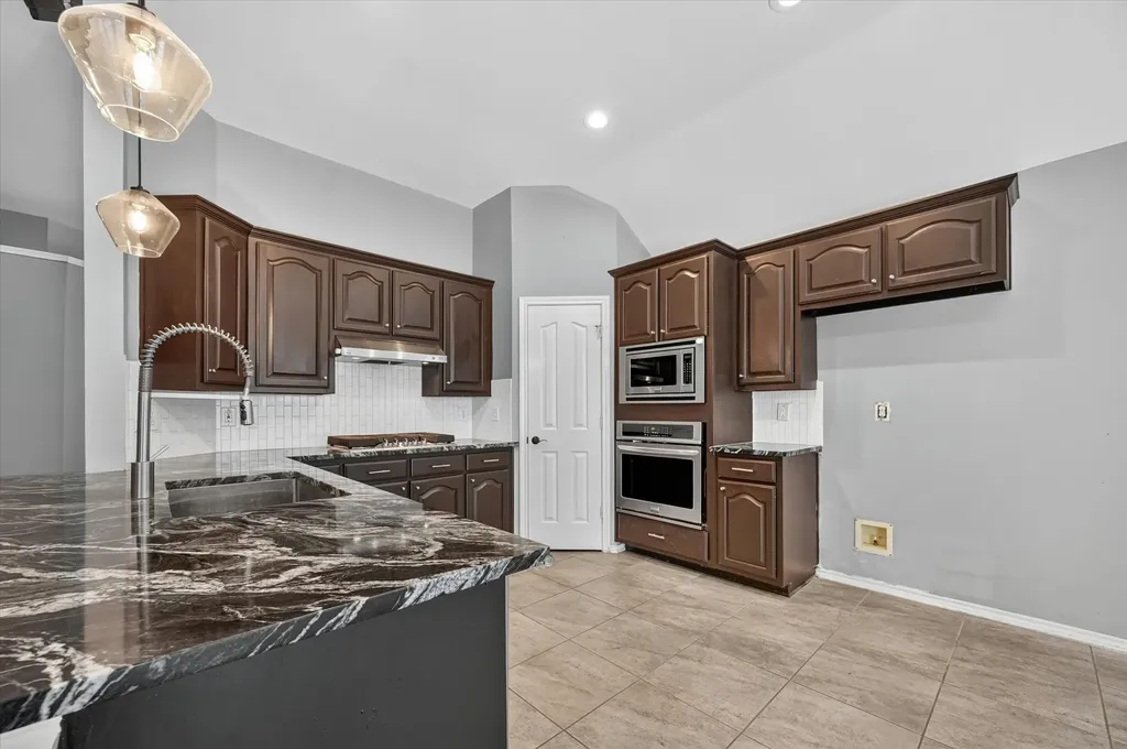 2720 Windstone Way Corinth TX 76210