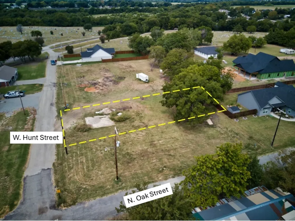 402 W Hunt Street Leonard TX 75452