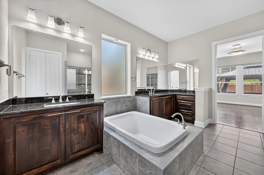 7840 Renderbrook Bend Irving TX 75063