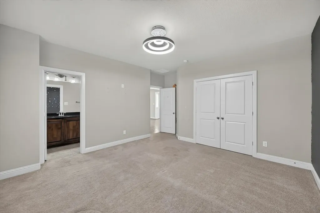 7840 Renderbrook Bend Irving TX 75063