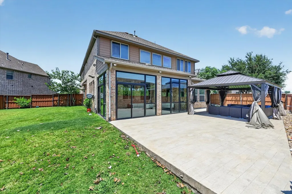7840 Renderbrook Bend Irving TX 75063