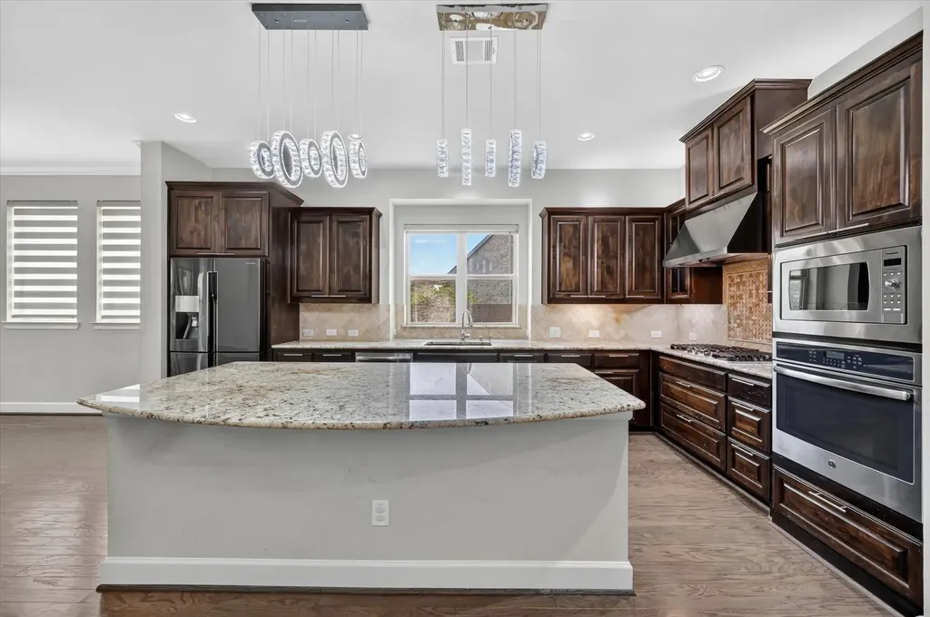 7840 Renderbrook Bend Irving TX 75063
