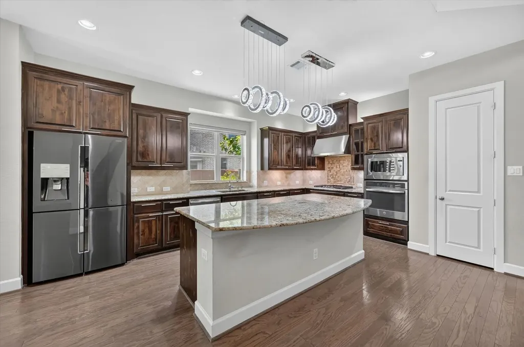 7840 Renderbrook Bend Irving TX 75063