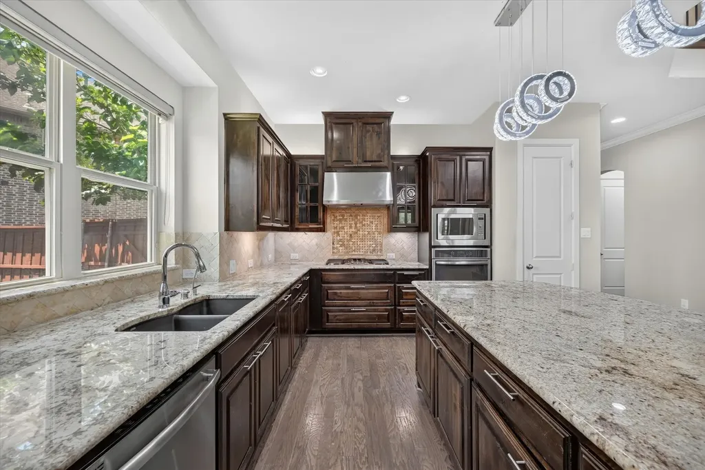 7840 Renderbrook Bend Irving TX 75063