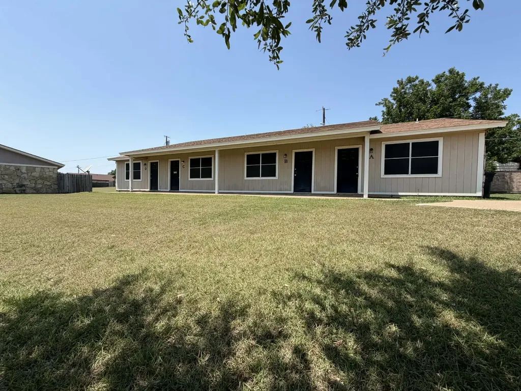 1410 Courtney Place Cleburne TX 76033