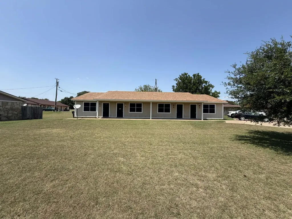 1410 Courtney Place Cleburne TX 76033